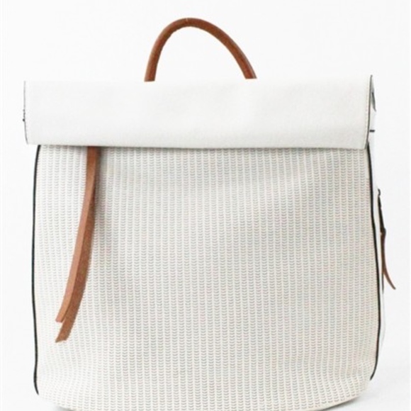 RESTOCK - LEVI Must Have mini Backpack - Picture 7 of 8